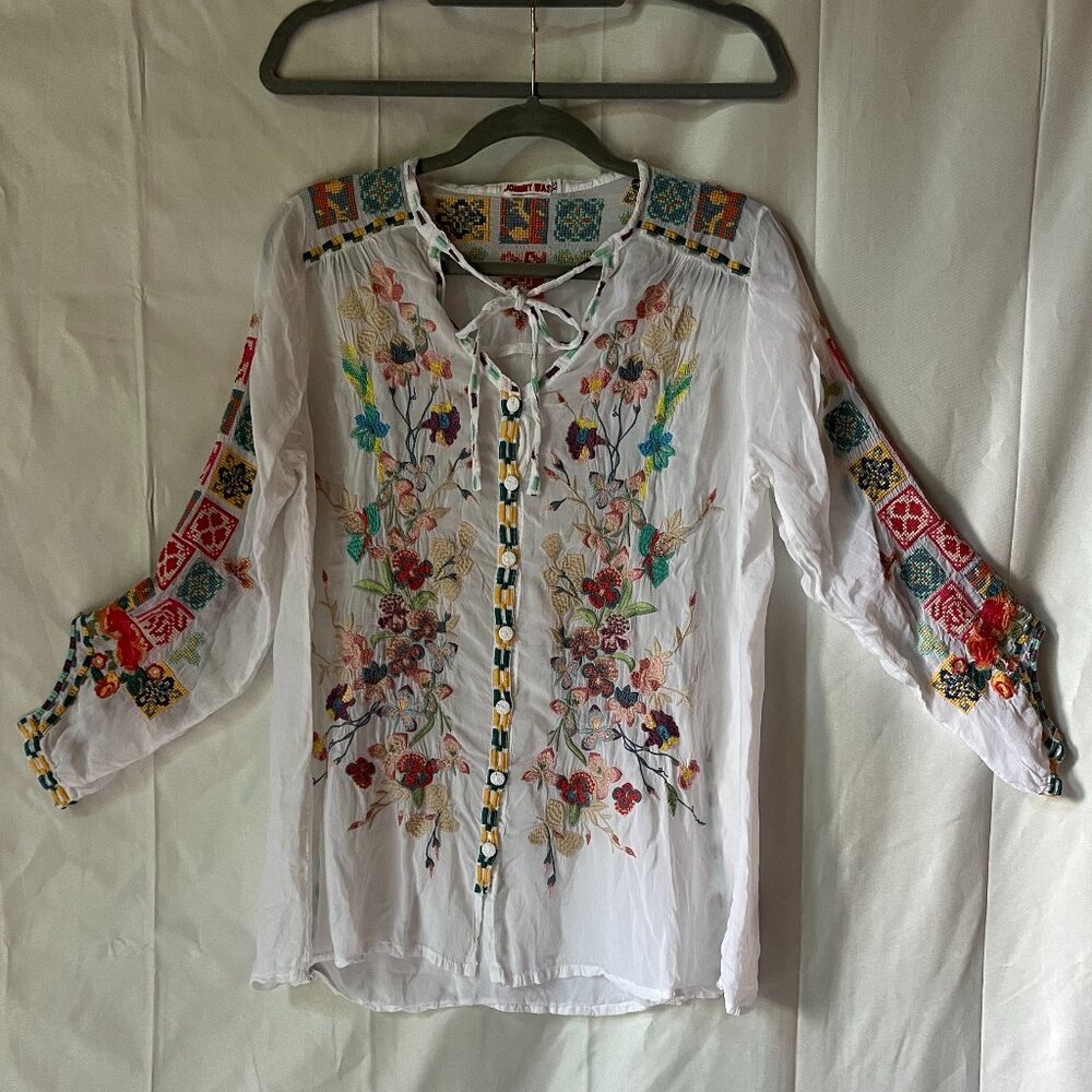 Johnny Was, Embroidered Tunic XS. White background with multi-colored embroidery